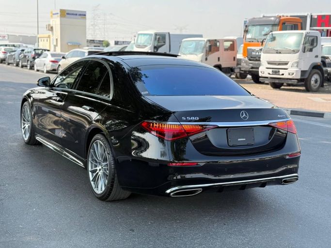 Подержанный Mercedes-Benz S-Class 580 4MATIC VII (W223), 4.0 л, 2022 в Дубае от Saeed Auto Черный цвет. Японская | AUTO.AE
