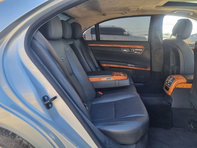 Подержанный Mercedes-Benz S-Class 600 Guard V (W221), 5.5 л, 2009 в Дубае от Saeed Auto Серый цвет. Японская | AUTO.AE