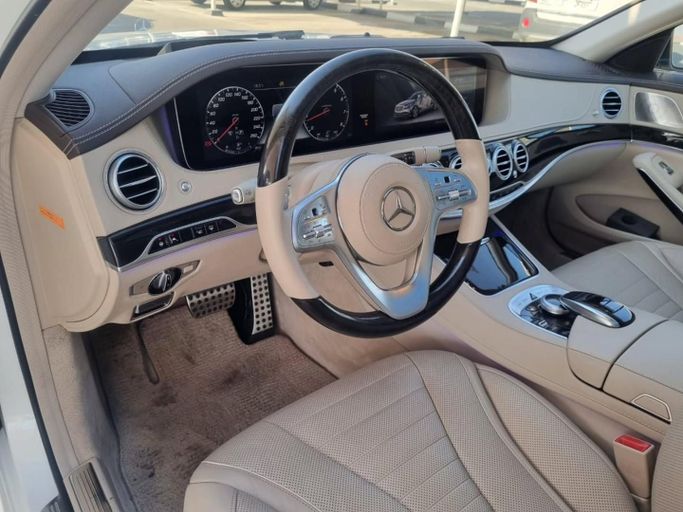 Used Mercedes-Benz S-Class 560 VI (W222, C217) Facelift, 4.0 l, 2018 in Dubai by Saeed Auto, White color. Japanese Specs | AUTO.AE