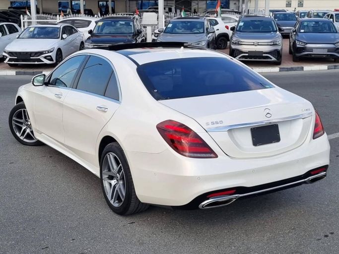 Подержанный Mercedes-Benz S-Class 560 VI (W222, C217) Рестайлинг, 4.0 л, 2018 в Дубае от Saeed Auto Белый цвет. Японская | AUTO.AE