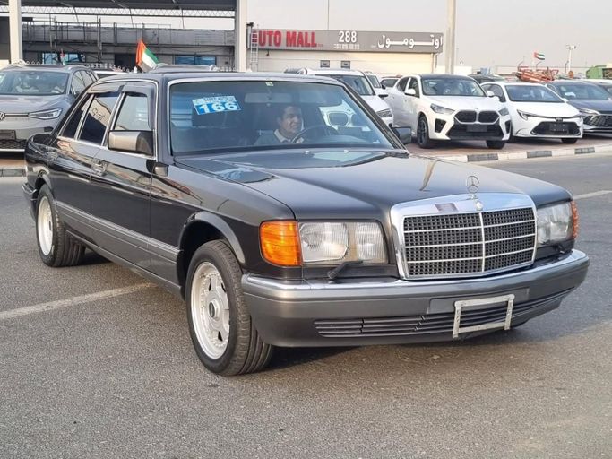 Подержанный Mercedes-Benz S-Class 560 II (W126) Рестайлинг, 5.5 л, 1990 в Дубае от Saeed Auto Черный цвет. Японская | AUTO.AE
