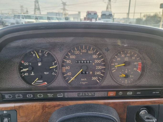 Подержанный Mercedes-Benz S-Class 560 II (W126) Рестайлинг, 5.5 л, 1990 в Дубае от Saeed Auto Черный цвет. Японская | AUTO.AE