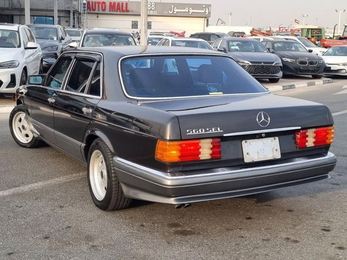 Подержанный Mercedes-Benz S-Class 560 II (W126) Рестайлинг, 5.5 л, 1990 в Дубае от Saeed Auto Черный цвет. Японская | AUTO.AE