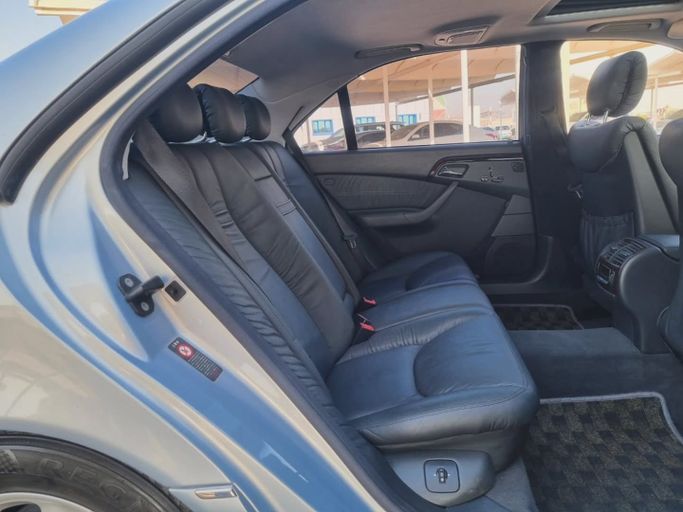 Подержанный Mercedes-Benz S-Class 500 IV (W220), 5.0 л, 2001 в Дубае от Saeed Auto Голубой цвет. Японская | AUTO.AE