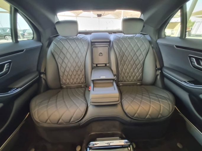 Подержанный Mercedes-Benz S-Class 500 4MATIC VII (W223), 3.0 л, 2022 в Дубае от Saeed Auto Черный цвет. Японская | AUTO.AE