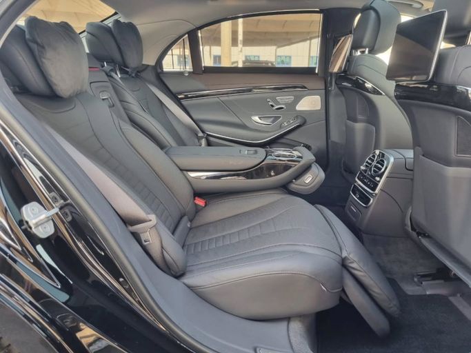 Подержанный Mercedes-Benz S-Class 560 VI (W222, C217) Рестайлинг, 4.0 л, 2018 в Дубае от Saeed Auto Черный цвет. Японская | AUTO.AE