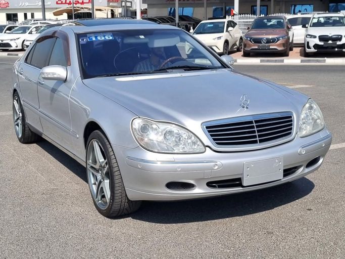 Подержанный Mercedes-Benz S-Class 500 Long IV (W220), 5.0 л, 2000 в Дубае от Saeed Auto Серебристый цвет. Японская | AUTO.AE