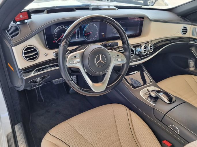 Used Mercedes-Benz S-Class 560 VI (W222, C217) Facelift, 4.0 l, 2018 in Dubai by Saeed Auto, White color. Japanese Specs | AUTO.AE