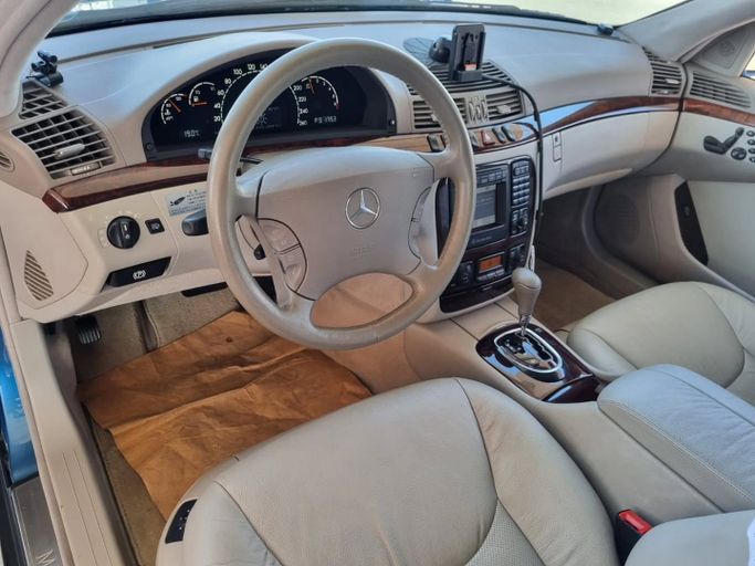 Used Mercedes-Benz S-Class 320 IV (W220), 3.2 l, 1999 in Dubai by Saeed Auto, Blue color. Japanese Specs | AUTO.AE