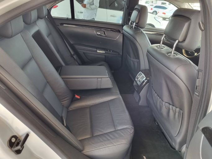 Подержанный Mercedes-Benz S-Class 350 V (W221) Рестайлинг, 3.5 л, 2013 в Дубае от Saeed Auto Серый цвет. Японская | AUTO.AE