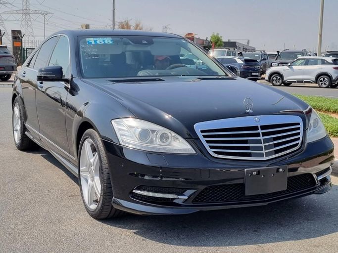 Подержанный Mercedes-Benz S-Class 350 V (W221) Рестайлинг, 3.5 л, 2013 в Дубае от Saeed Auto Черный цвет. Японская | AUTO.AE