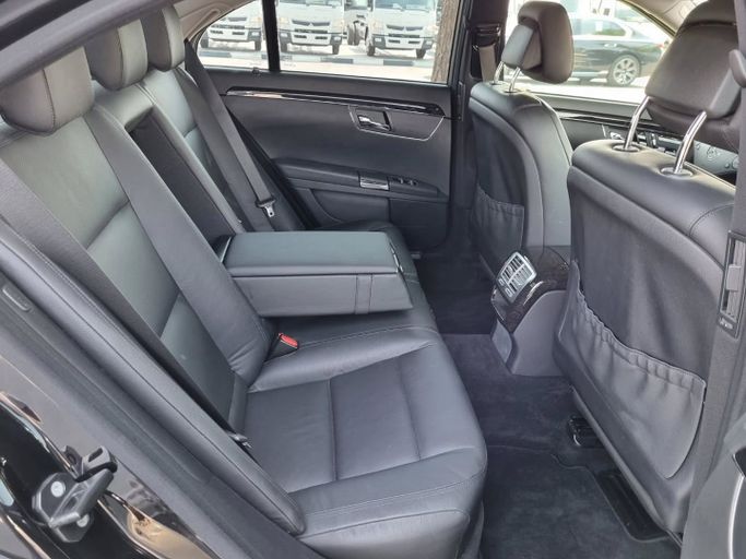 Подержанный Mercedes-Benz S-Class 350 V (W221) Рестайлинг, 3.5 л, 2013 в Дубае от Saeed Auto Черный цвет. Японская | AUTO.AE