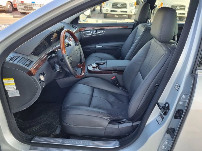 Подержанный Mercedes-Benz S-Class 350 V (W221), 3.5 л, 2008 в Дубае от Saeed Auto Серебристый цвет. Японская | AUTO.AE