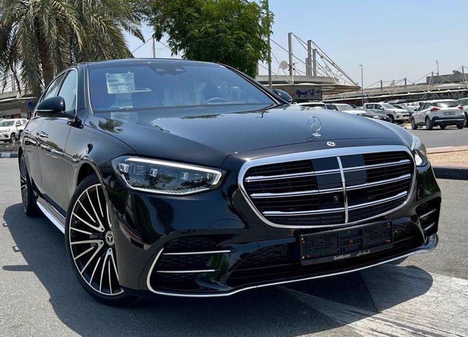 Новый Mercedes-Benz S-Class 500 4MATIC VII (W223), 3.0 л, 2025 в Дубае от Auto Gallery DXB Черный цвет. GCC | AUTO.AE