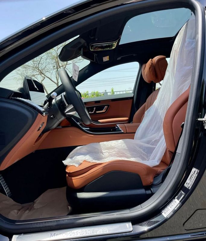 Новый Mercedes-Benz S-Class 500 4MATIC VII (W223), 3.0 л, 2025 в Дубае от Auto Gallery DXB Черный цвет. GCC | AUTO.AE