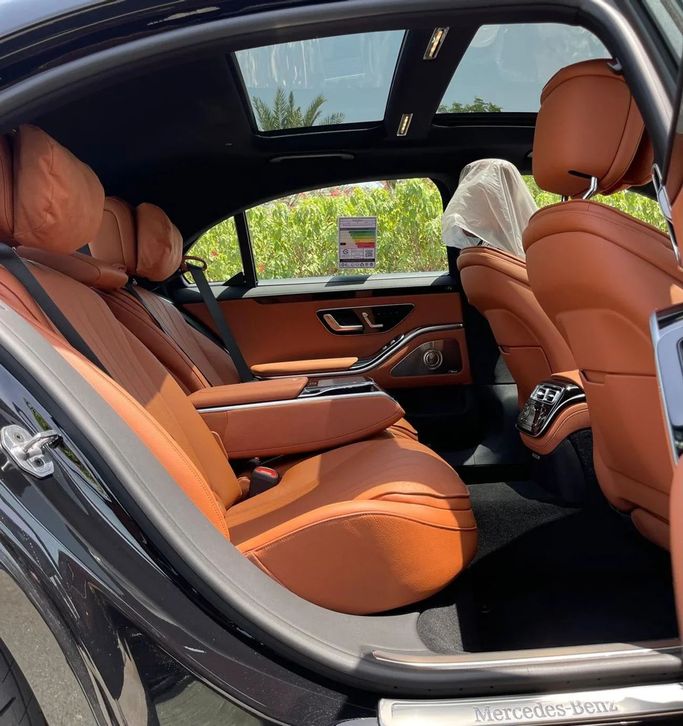 Новый Mercedes-Benz S-Class 500 4MATIC VII (W223), 3.0 л, 2025 в Дубае от Auto Gallery DXB Черный цвет. GCC | AUTO.AE