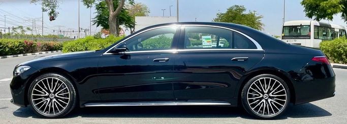 Новый Mercedes-Benz S-Class 500 4MATIC VII (W223), 3.0 л, 2025 в Дубае от Auto Gallery DXB Черный цвет. GCC | AUTO.AE
