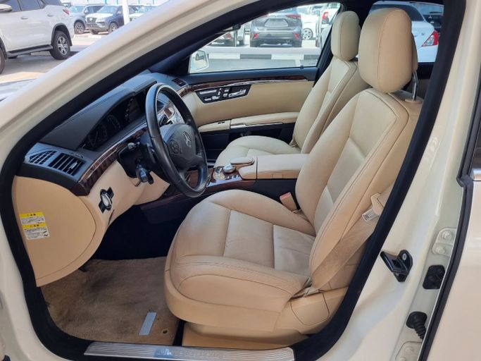 Used Mercedes-Benz S-Class 350 V (W221) Facelift, 3.5 l, 2012 in Dubai by Saeed Auto, White color. Japanese Specs | AUTO.AE
