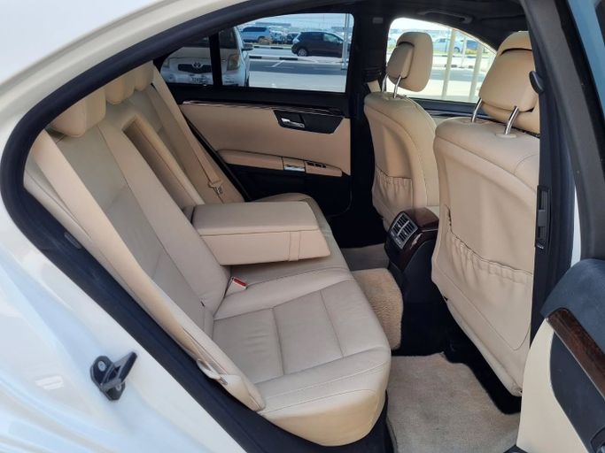 Used Mercedes-Benz S-Class 350 V (W221) Facelift, 3.5 l, 2012 in Dubai by Saeed Auto, White color. Japanese Specs | AUTO.AE