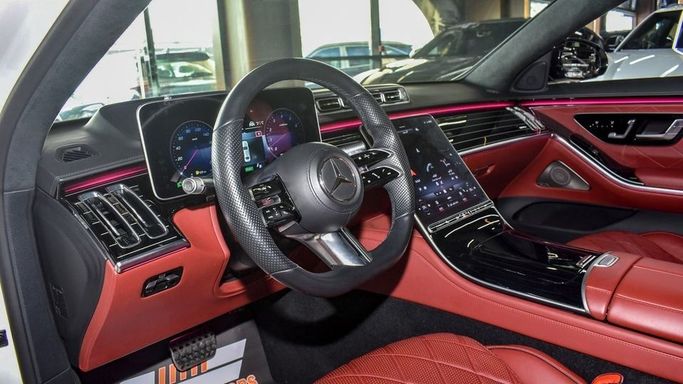 Подержанный Mercedes-Benz S-Class 500 4MATIC VII (W223), 3.0 л, 2022 в Дубае от Najem Motors Белый цвет. Европейская | AUTO.AE