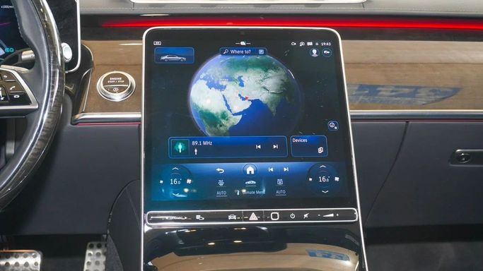 Подержанный Mercedes-Benz S-Class 500 4MATIC VII (W223), 3.0 л, 2021 в Дубае от Ibitisam Motors Белый цвет.  | AUTO.AE