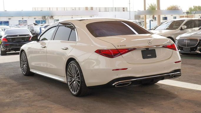 Подержанный Mercedes-Benz S-Class 500 4MATIC VII (W223), 3.0 л, 2021 в Дубае от Ibitisam Motors Белый цвет.  | AUTO.AE