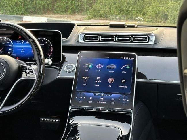 Used Mercedes-Benz S-Class 500 4MATIC VII (W223), 3.0 l, 2022 in Dubai by Falcons GT Motors FZCO, Black color. Japanese Specs | AUTO.AE