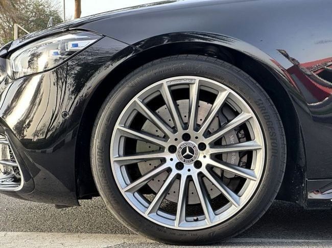Used Mercedes-Benz S-Class 500 4MATIC VII (W223), 3.0 l, 2022 in Dubai by Falcons GT Motors FZCO, Black color. Japanese Specs | AUTO.AE