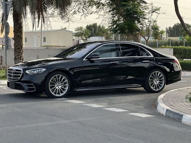 Used Mercedes-Benz S-Class 500 4MATIC VII (W223), 3.0 l, 2022 in Dubai by Falcons GT Motors FZCO, Black color. Japanese Specs | AUTO.AE