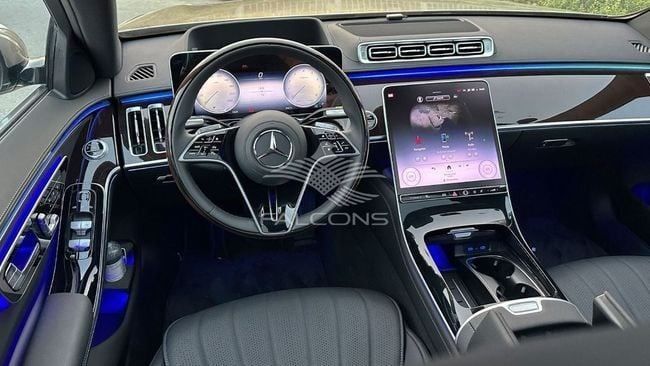 Новый Mercedes-Benz S-Class 500 4MATIC VII (W223), 3.0 л, 2024 в Дубае от Falcons GT Motors FZCO Серебристый цвет. Европейская | AUTO.AE