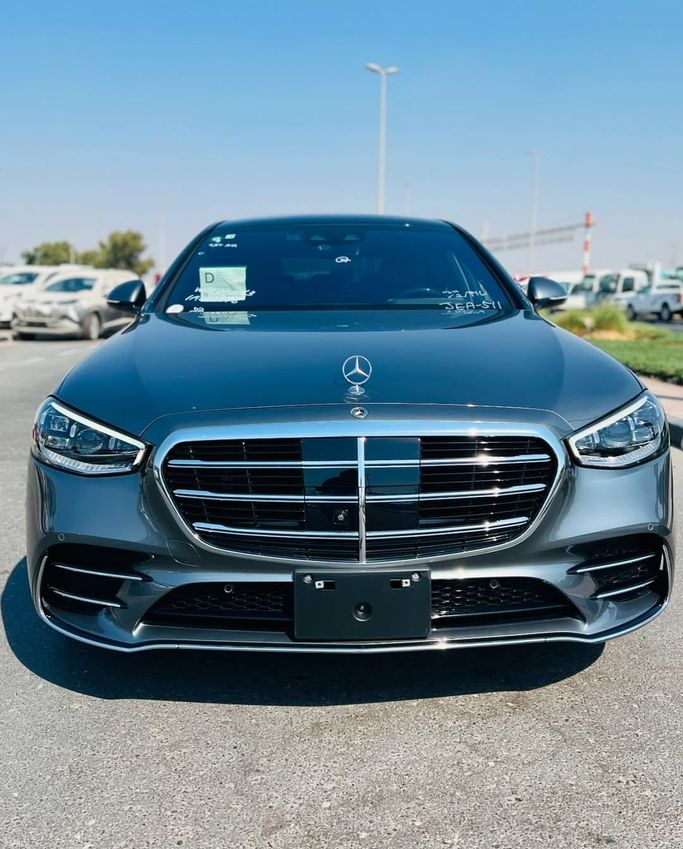Used Mercedes-Benz S-Class 500 4MATIC VII (W223), 3.0 l, 2021 in Dubai by Lakhani Motors, Grey color. Japanese Specs | AUTO.AE