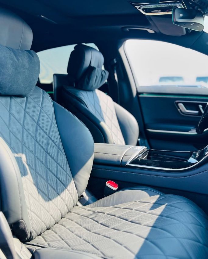 Used Mercedes-Benz S-Class 500 4MATIC VII (W223), 3.0 l, 2021 in Dubai by Lakhani Motors, Grey color. Japanese Specs | AUTO.AE