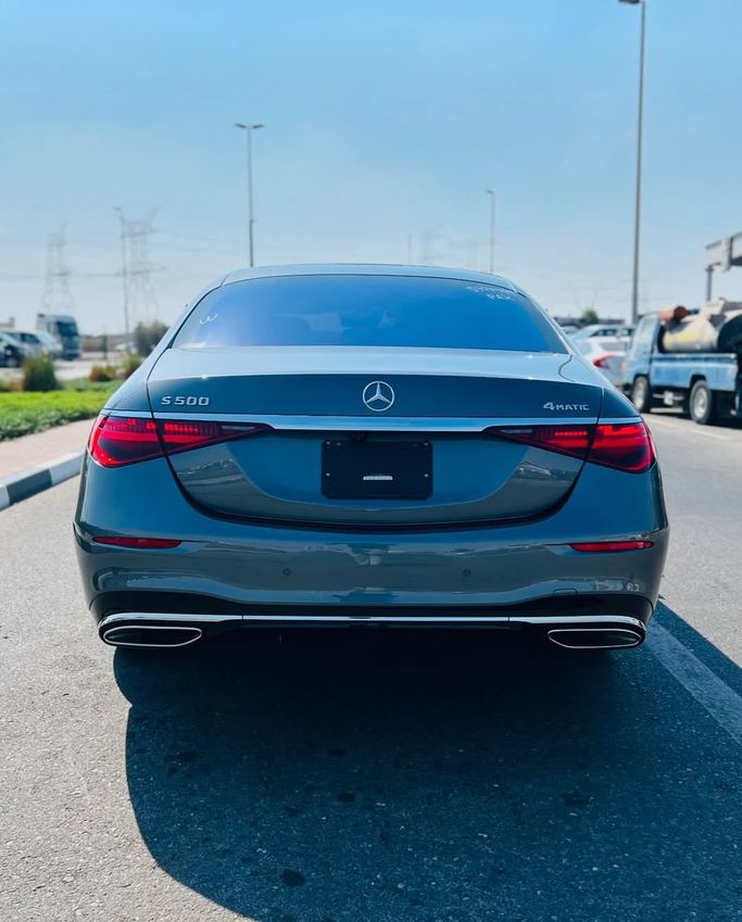 Used Mercedes-Benz S-Class 500 4MATIC VII (W223), 3.0 l, 2021 in Dubai by Lakhani Motors, Grey color. Japanese Specs | AUTO.AE