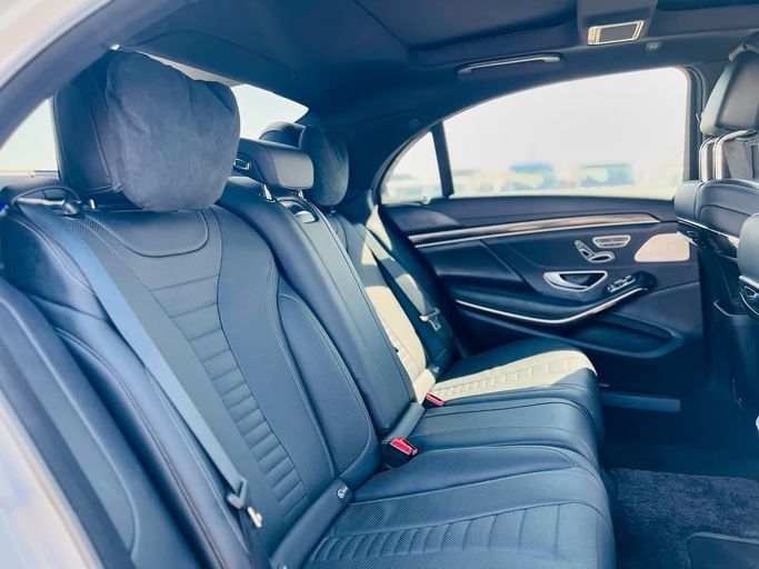 Used Mercedes-Benz S-Class 560 VI (W222, C217) Facelift, 4.0 l, 2018 in Dubai by Lakhani Motors, Silver color. Japanese Specs | AUTO.AE