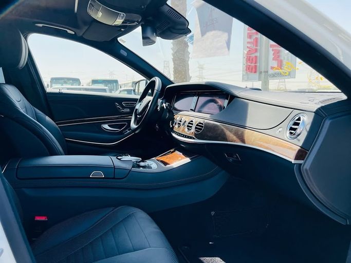 Used Mercedes-Benz S-Class 400 VI (W222, C217), 3.5 l, 2015 in Dubai by Lakhani Motors, White color. Japanese Specs | AUTO.AE