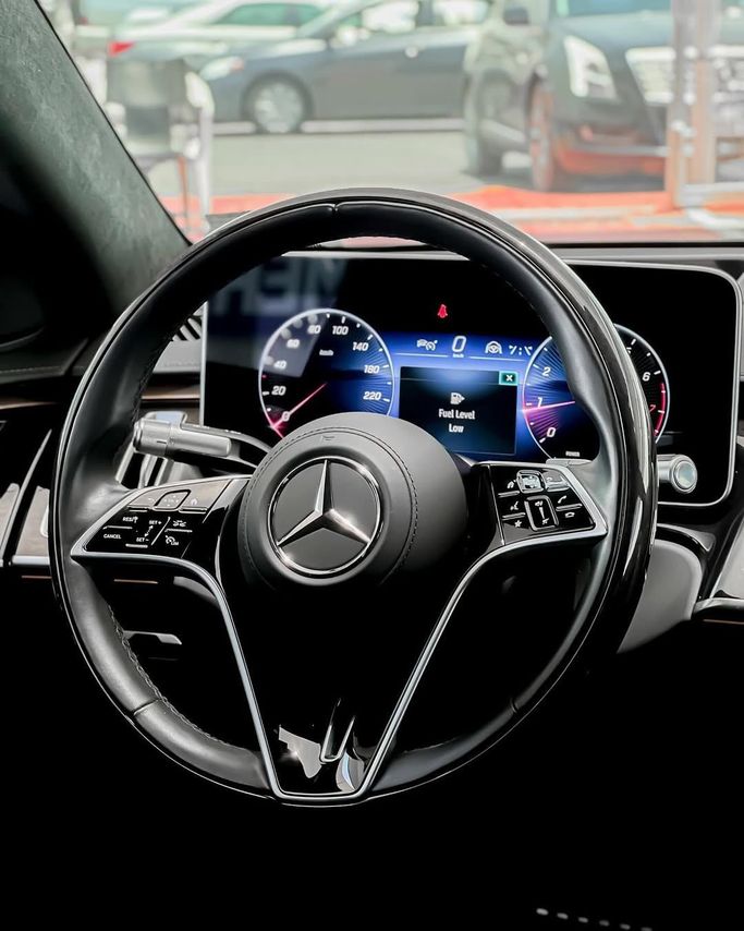 Подержанный Mercedes-Benz S-Class 500 4MATIC VII (W223), 3.0 л, 2022 в Дубае от Lakhani Motors Черный цвет. Японская | AUTO.AE