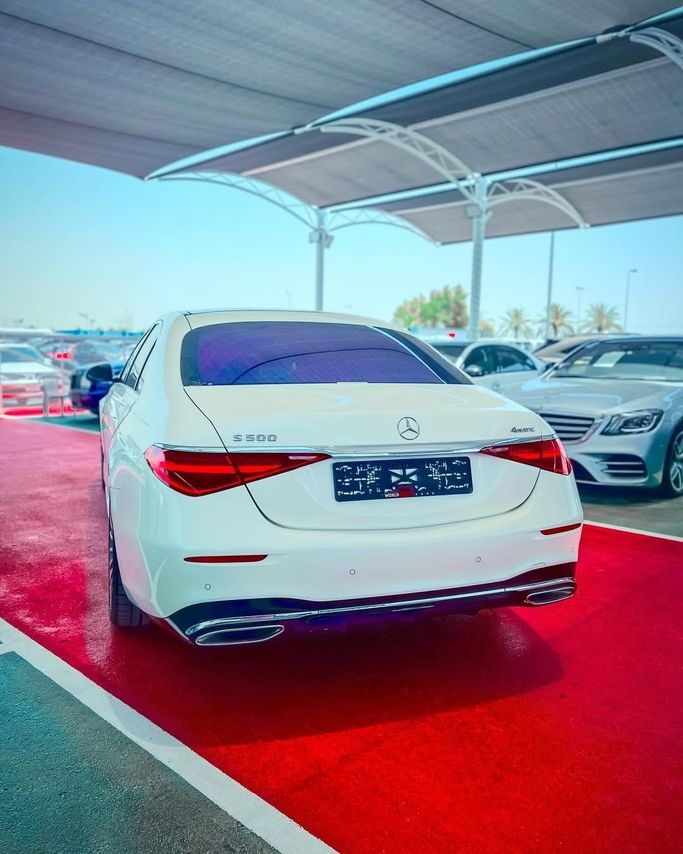 Used Mercedes-Benz S-Class 500 4MATIC VII (W223), 3.0 l, 2022 in Dubai by Lakhani Motors, White color. Japanese Specs | AUTO.AE