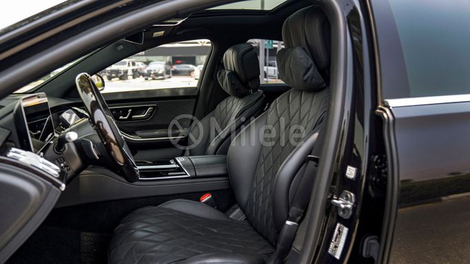 Подержанный Mercedes-Benz S-Class 580 4MATIC VII (W223), 4.0 л, 2022 в Дубае от Milele Черный цвет. Other | AUTO.AE