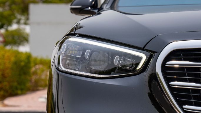 Подержанный Mercedes-Benz S-Class 580 4MATIC VII (W223), 4.0 л, 2022 в Дубае от Milele Черный цвет. Other | AUTO.AE