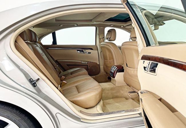 Used Mercedes-Benz S-Class 350 V (W221), 3.5 l, 2009 in Dubai by Gulf Motors, Silver color. GCC Specs | AUTO.AE