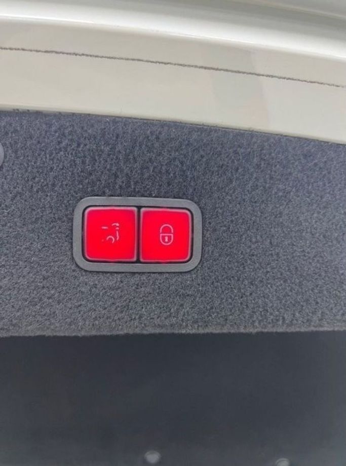 Подержанный Mercedes-Benz S-Class 500 VI (W222, C217), 4.7 л, 2016 в Дубае от Quatro Motors Белый цвет.  | AUTO.AE