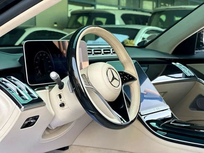 Used Mercedes-Benz S-Class 580 4MATIC VII (W223), 4.0 l, 2021 in Dubai by Auto Bank Motors, Black color. Korean Specs | AUTO.AE