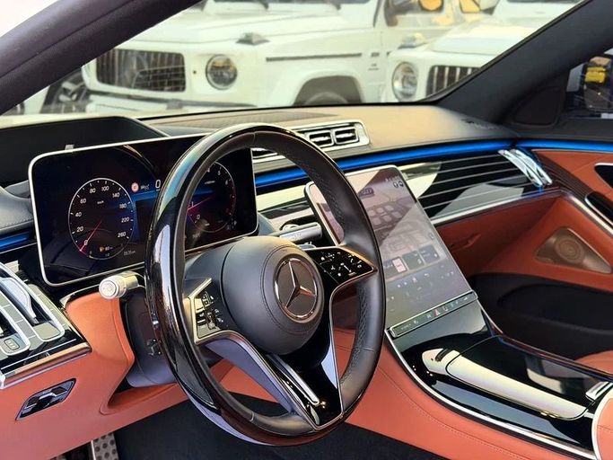 Used Mercedes-Benz S-Class 580 4MATIC VII (W223), 4.0 l, 2023 in Dubai by Auto Bank Motors, White color. GCC Specs | AUTO.AE