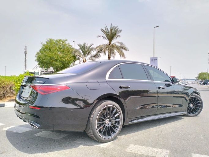 Used Mercedes-Benz S-Class 580 4MATIC VII (W223), 4.0 l, 2021 in Dubai by Space Motors, Black color. American Specs | AUTO.AE