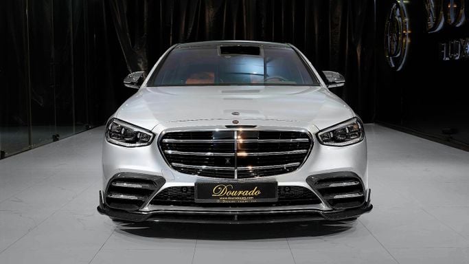Новый Mercedes-Benz S-Class 500 Long 4MATIC VII (W223), 3.0 л, 2023 в Дубае от Dourado Luxury Car Серебристый цвет. Европейская | AUTO.AE