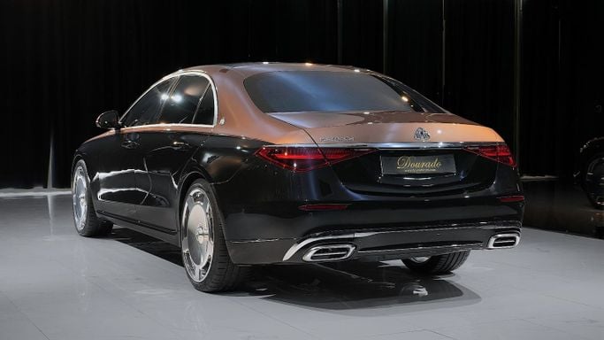 Новый Mercedes-Benz S-Class 580 Long 4MATIC VII (W223), 4.0 л, 2023 в Дубае от Dourado Luxury Car Черный цвет. Европейская | AUTO.AE