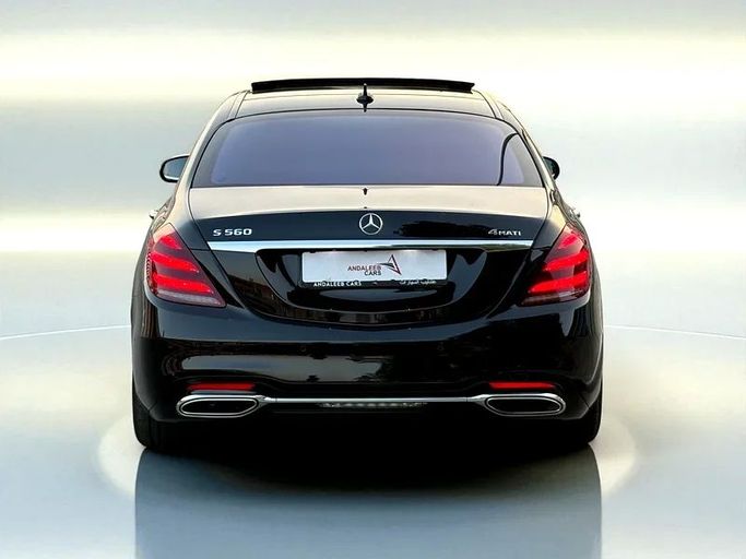 Подержанный Mercedes-Benz S-Class 560 VI (W222, C217) Рестайлинг, 4.0 л, 2018 в Дубае от Andaleeb Cars Черный цвет. GCC | AUTO.AE