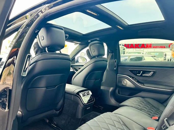 Used Mercedes-Benz S-Class 580 4MATIC VII (W223), 4.0 l, 2022 in Dubai by Mirza Automobile FZE, Black color. Japanese Specs | AUTO.AE