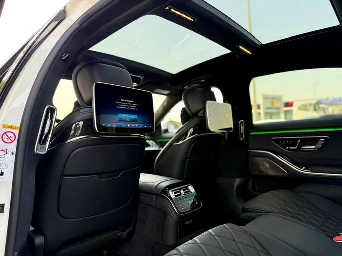 Used Mercedes-Benz S-Class 500 Long 4MATIC VII (W223), 3.0 l, 2021 in Dubai by Mirza Automobile FZE, White color. Japanese Specs | AUTO.AE