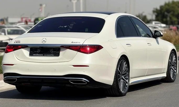 Used Mercedes-Benz S-Class 500 Long 4MATIC VII (W223), 3.0 l, 2021 in Dubai by Mirza Automobile FZE, White color. Japanese Specs | AUTO.AE
